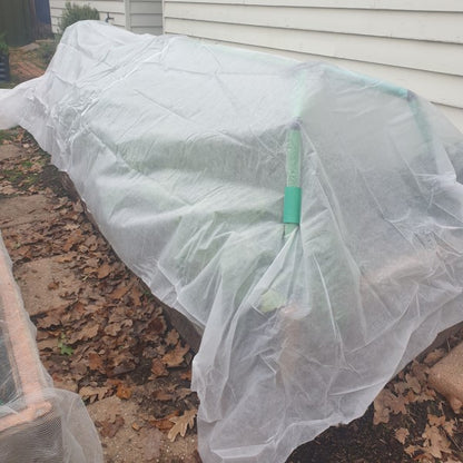 Frost Cloth (2 x 10 M) and Clamps.