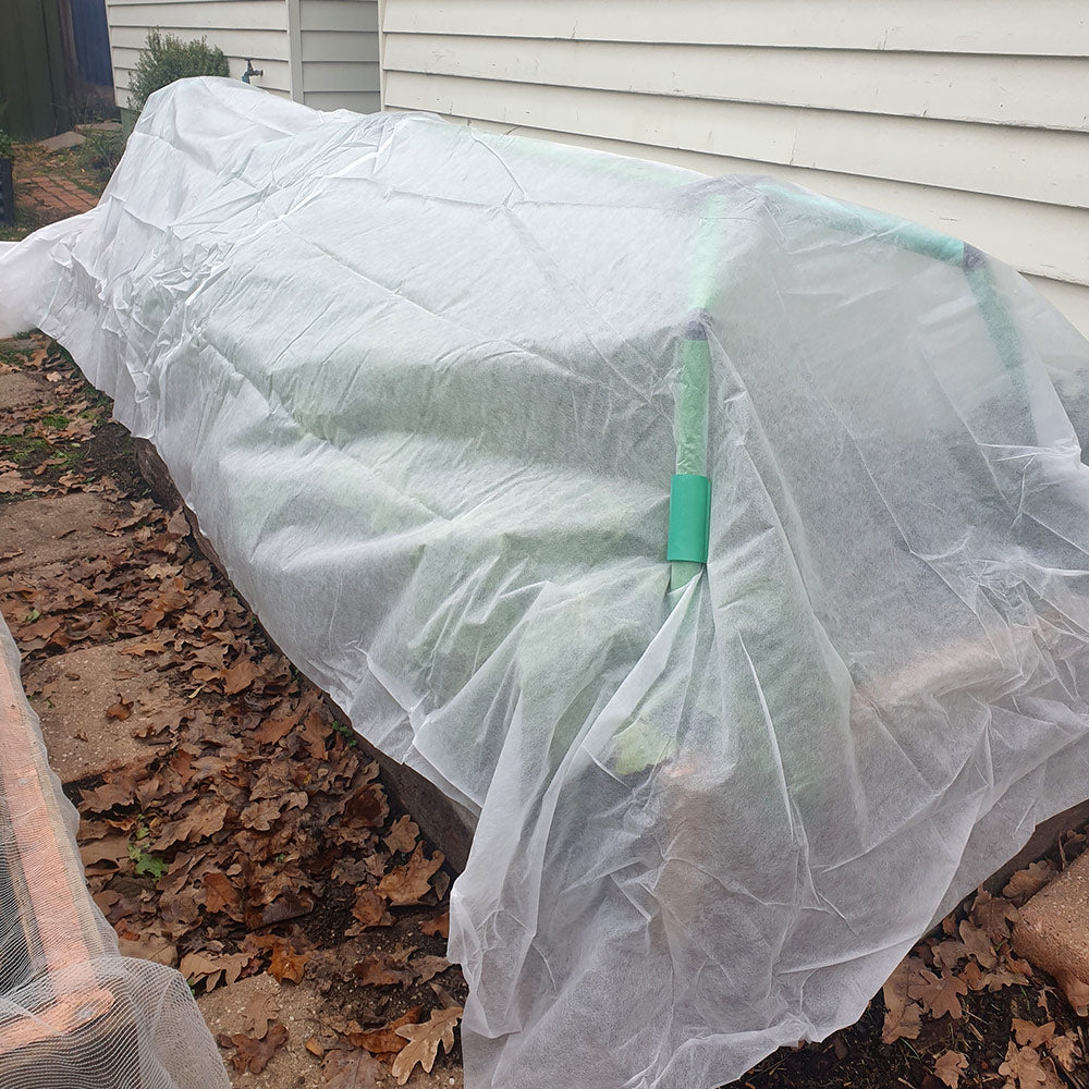 Frost Cloth (2 x 10 M) and Clamps.